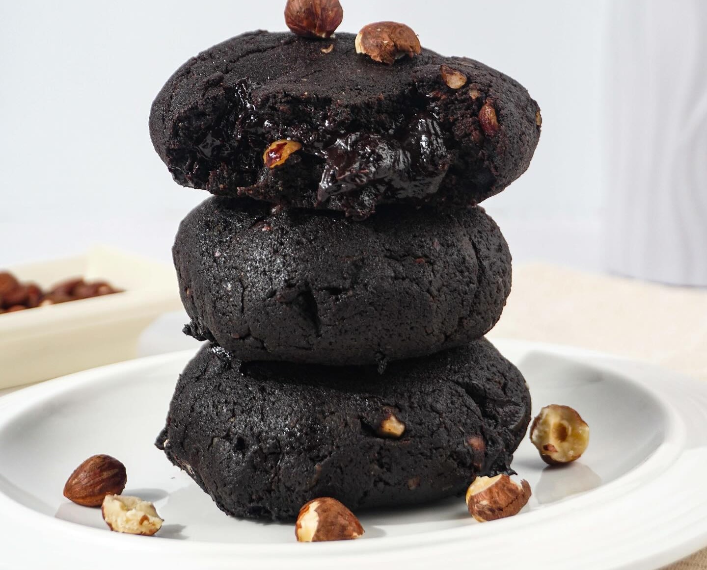 Sugar-free/Keto Chocolate Cookie with Hazelnut Filling